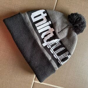 Thirtytwo Pom beanie